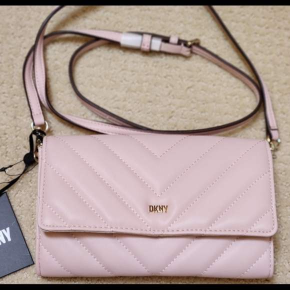 Dkny Handbags - NWT ❗️ DKNY Veronica wallet on the chain in light pink  small Crossbody purse